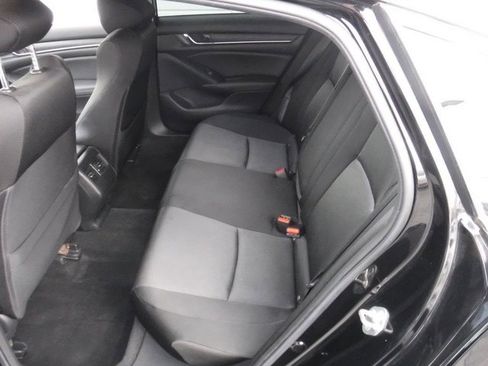 Used 2019 Honda Accord EX image 32
