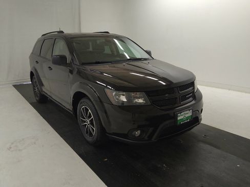 Used 2019 Dodge Journey SE w/ Blacktop Package FWD image 13