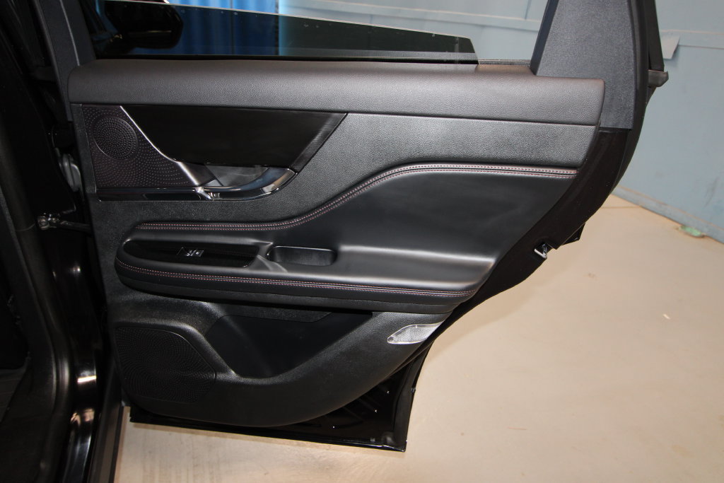 Used 2025 Lincoln Corsair Grand Touring AWD/4WD image 26