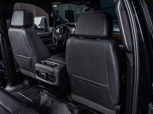 Used 2024 Chevrolet Silverado 3500 High Country w/ High Country Premium Package image 28