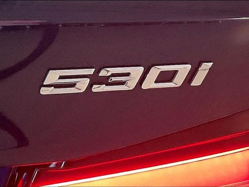 Used 2023 BMW 530i w/ Convenience Package RWD image 30
