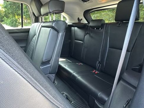 Used 2021 Toyota Highlander XLE AWD/4WD image 32