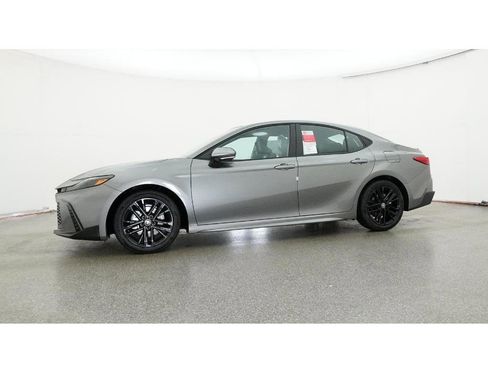 New 2026 Toyota Camry SE image 18