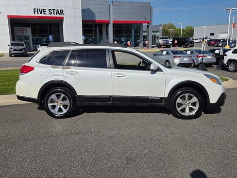 Used 2014 Subaru Outback 2.5i Limited w/ Moonroof Package AWD/4WD image 14