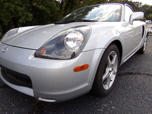 Used 2001 Toyota MR2 image 7