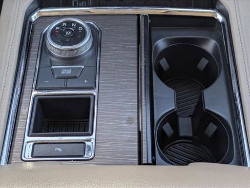 Used 2024 Ford Expedition Limited RWD image 12