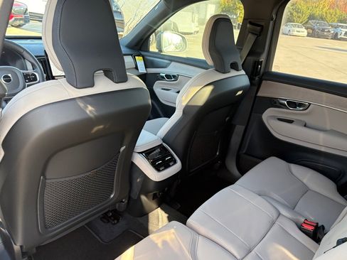 New 2026 Volvo XC90 B6 Plus w/ Protection Package Premier image 19