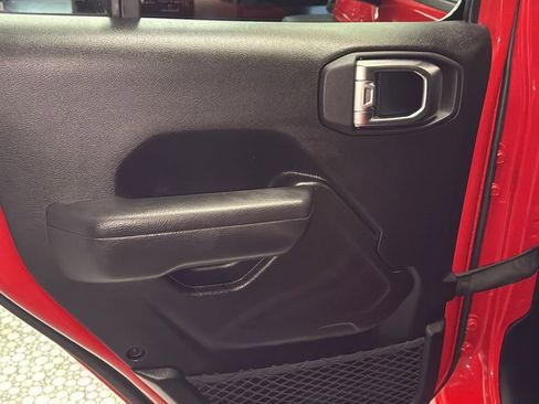 Used 2025 Jeep Wrangler Sport image 16