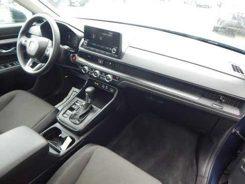 Used 2025 Honda CR-V EX image 17