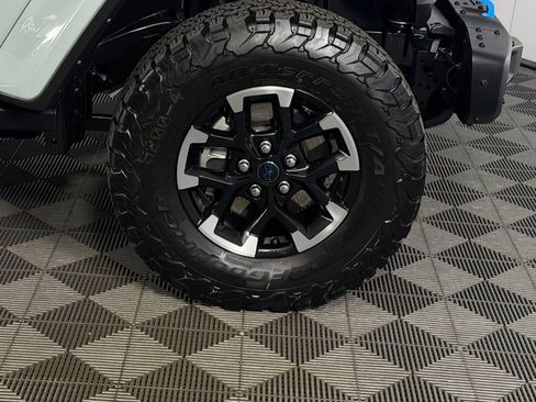Used 2024 Jeep Wrangler Unlimited Rubicon 4xe image 11