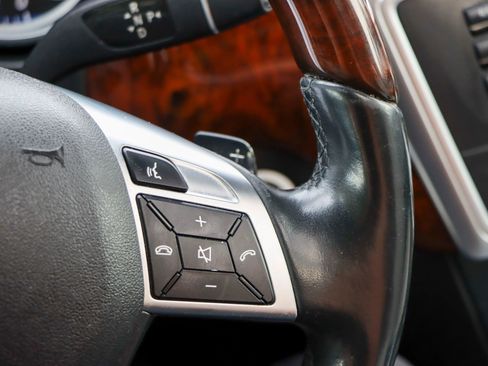 Used 2015 Mercedes-Benz GL 550 4MATIC image 54