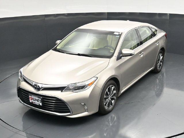 Used 2016 Toyota Avalon XLE FWD image 46