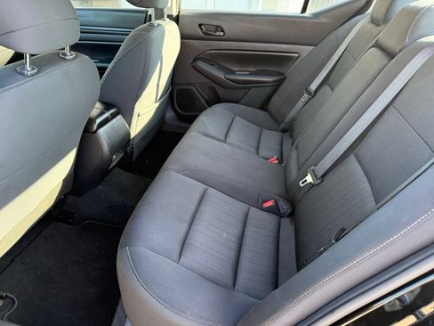 Used 2024 Nissan Altima 2.5 SV FWD image 38