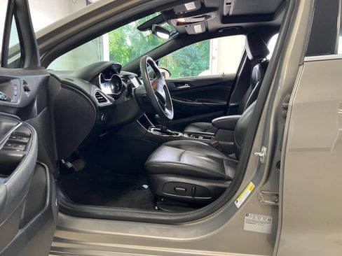 Used 2017 Chevrolet Cruze Premier FWD image 14