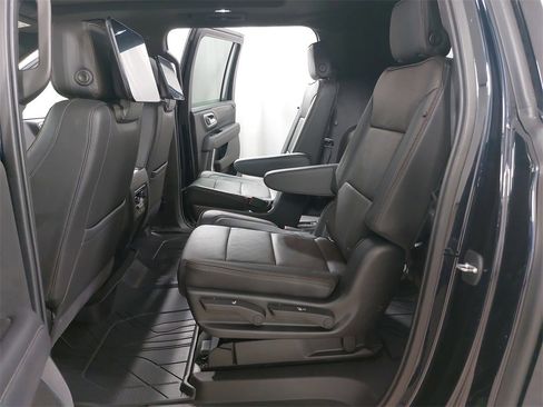 Used 2021 Chevrolet Suburban High Country image 21