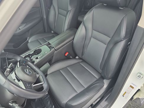 Used 2021 Nissan Rogue SV w/ Premium Package FWD image 15