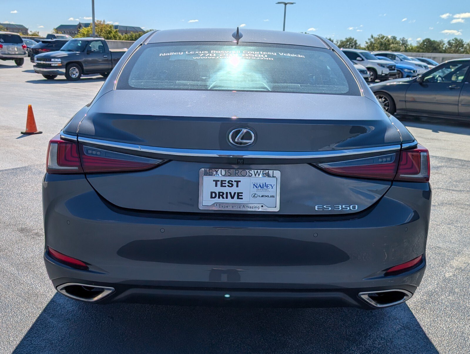 Used 2025 Lexus ES 350 w/ Premium Package FWD image 4