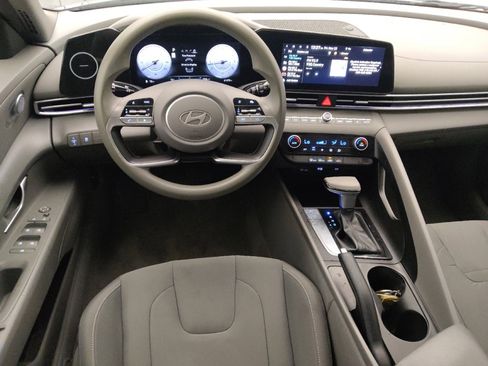 Used 2024 Hyundai Elantra SEL FWD image 22