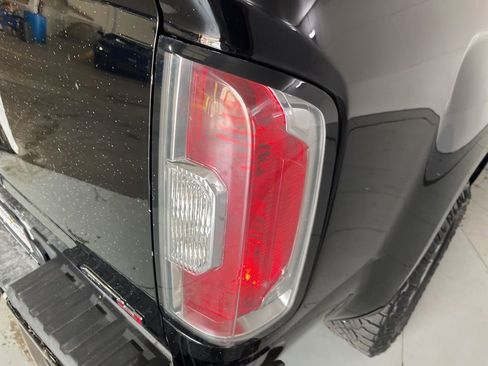 Used 2022 GMC Canyon AT4 image 48