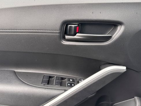 Used 2022 Toyota Corolla Cross LE image 10