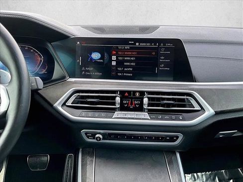 Used 2022 BMW X5 xDrive40i w/ M Sport Package AWD/4WD image 8
