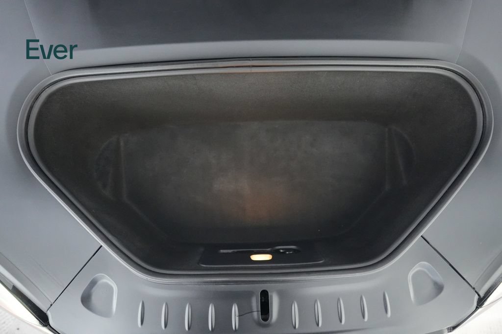 Used 2023 Tesla Model S AWD/4WD image 28