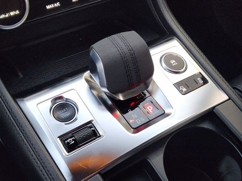 Certified 2022 Jaguar F-PACE S image 21