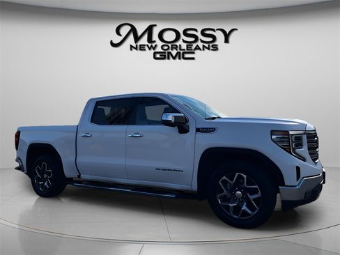 Used 2023 GMC Sierra 1500 SLT w/ SLT Premium Package image 3