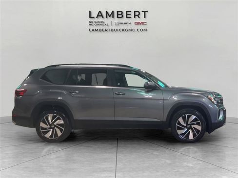 Used 2025 Volkswagen Atlas SE image 7