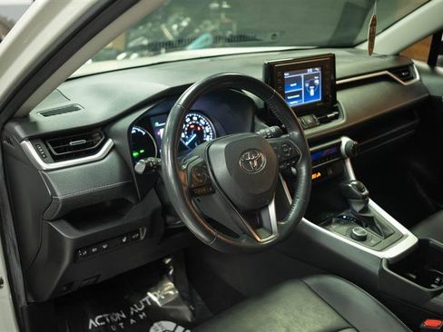 Used 2022 Toyota RAV4 XLE Premium AWD/4WD image 10