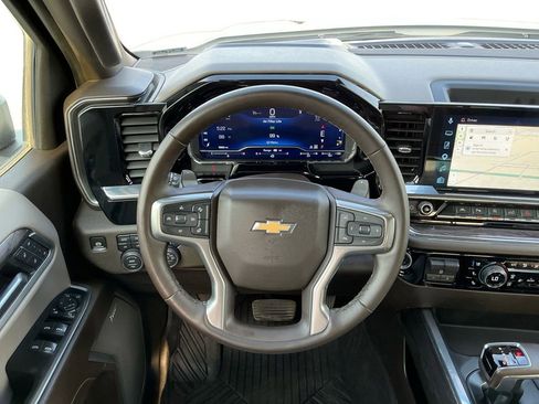 Used 2025 Chevrolet Silverado 1500 LTZ AWD/4WD image 18