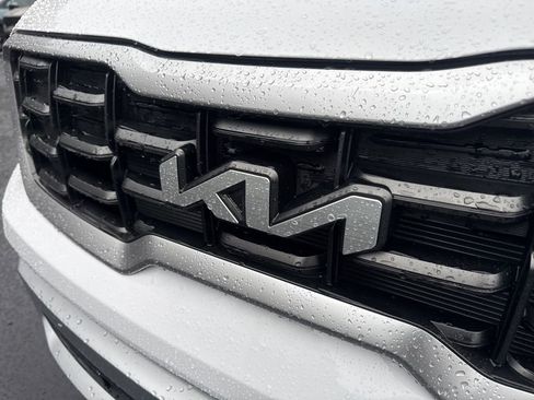 New 2025 Kia Telluride S image 17