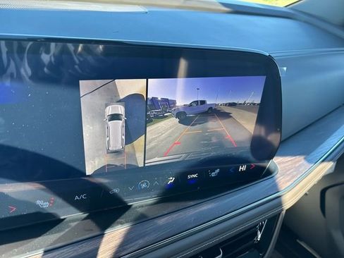 New 2026 Chevrolet Suburban LT image 20