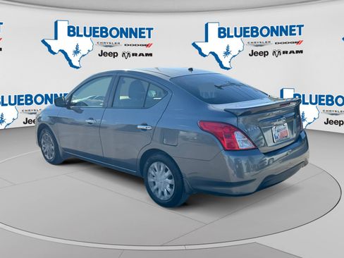Used 2016 Nissan Versa SV FWD image 7