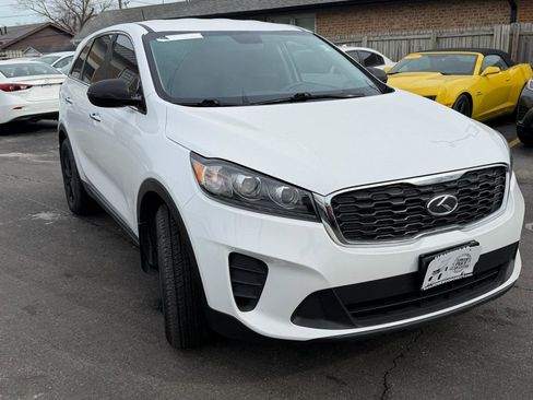 Used 2019 Kia Sorento LX image 3