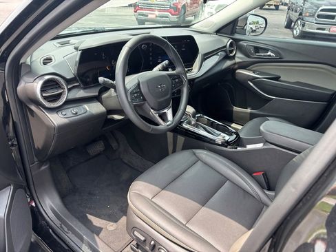 Used 2025 Chevrolet Trax ACTIV w/ Driver Confidence Package FWD image 7