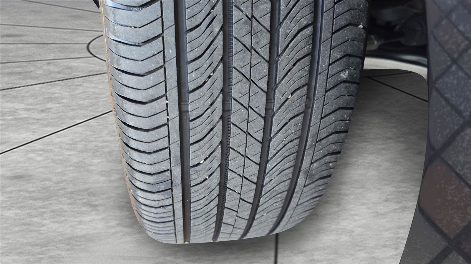 Used 2025 Buick Envision Sport Touring AWD/4WD image 29