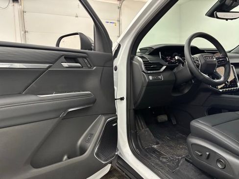 New 2026 GMC Acadia Elevation w/ Elevation Premium Package FWD image 17