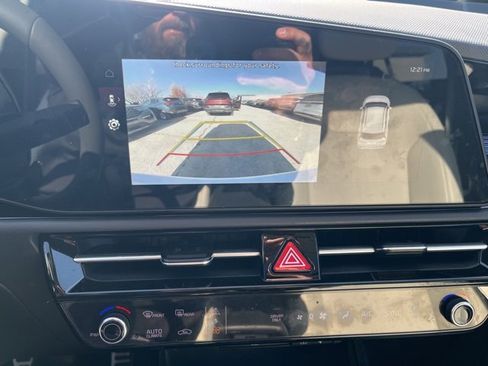 Used 2025 Kia Niro EX Touring image 7