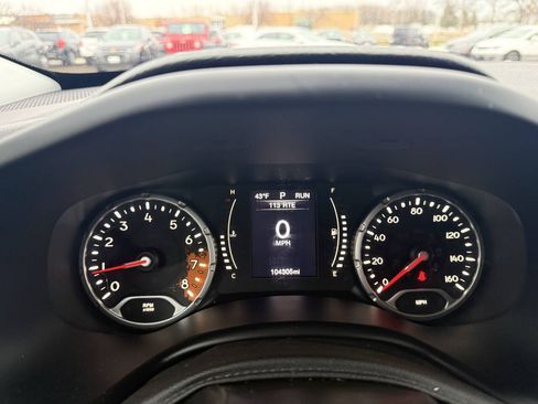 Used 2015 Jeep Renegade Latitude w/ Popular Equipment Group AWD/4WD image 15