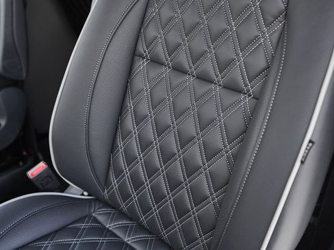 Used 2024 Mercedes-Benz Sprinter 3500 w/ Parking Package image 40