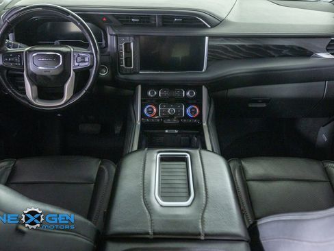 Used 2023 GMC Yukon Denali w/ Advanced Technology Package AWD/4WD image 31
