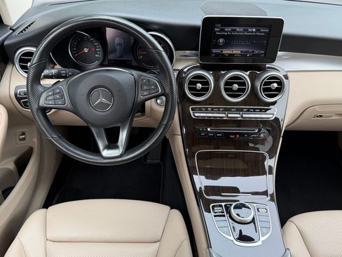 Used 2019 Mercedes-Benz GLC 300 4MATIC image 30