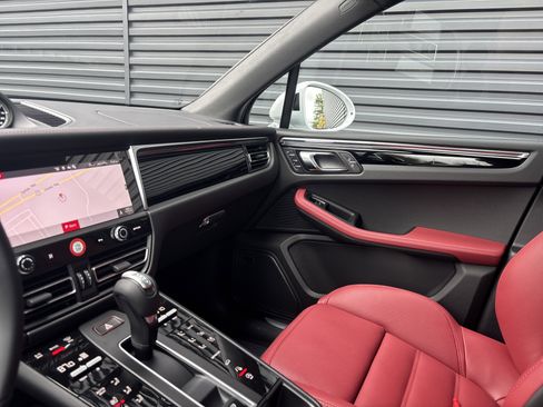New 2026 Porsche Macan S image 11