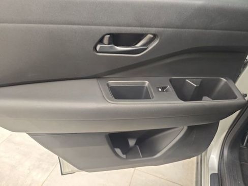 Used 2025 Nissan Pathfinder SV FWD image 20