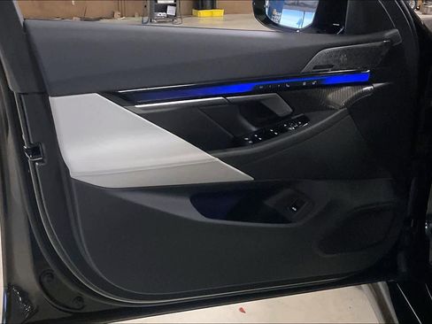 Used 2026 BMW M5 w/ Carbon Package image 20