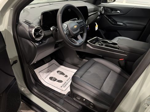 New 2026 Chevrolet Equinox LT w/ Convenience Package II image 15