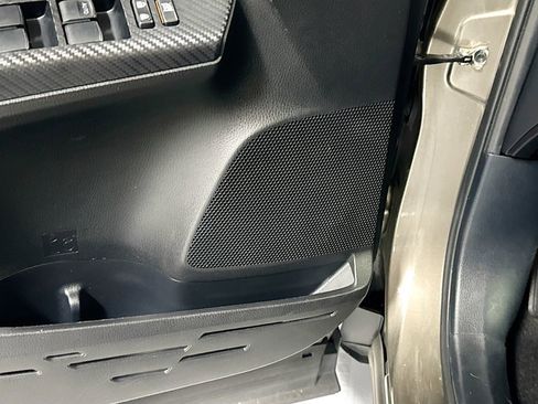 Used 2015 Toyota RAV4 LE image 17