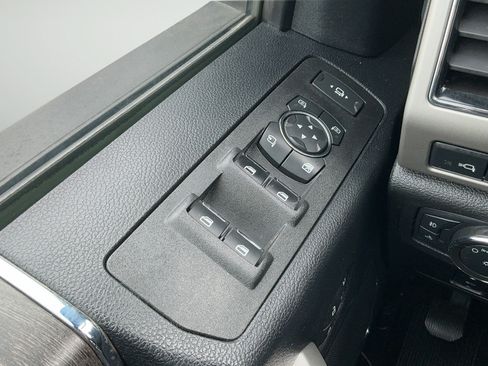 Used 2021 Ford F250 Lariat w/ Lariat Value Package AWD/4WD image 14