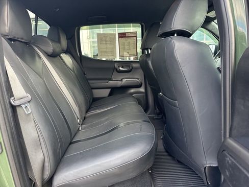 Used 2021 Toyota Tacoma TRD Sport image 27